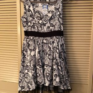 Hearts & Roses Brand Dress, rockabilly Black & White, Skulls & Roses Size 10